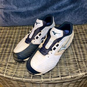 Mizuno Metal Softball Cleats - Size 9
